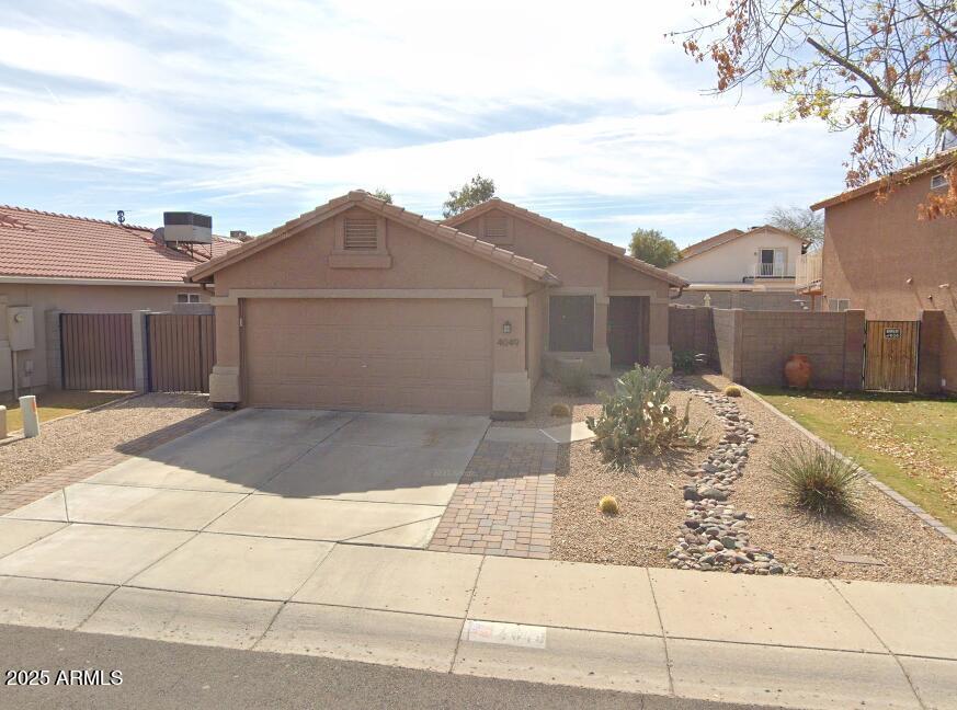 4049 W Quail Ave in Glendale, AZ - Building Photo
