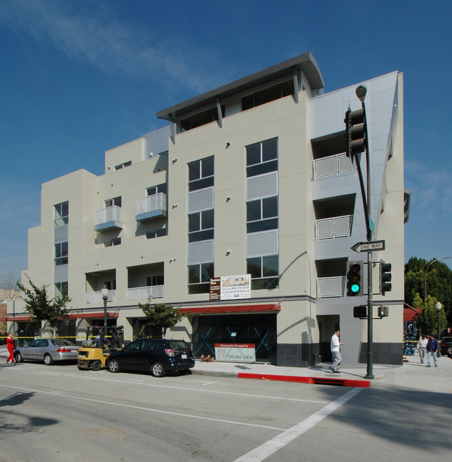 155-169 W Green St in Pasadena, CA - Building Photo - Building Photo