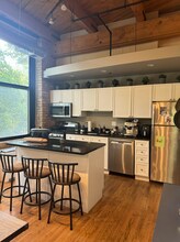 2210 W Wabansia Ave in Chicago, IL - Building Photo - Building Photo