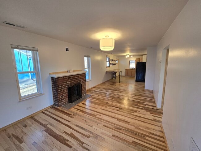 3352 E 2059th Rd in Ottawa, IL - Building Photo - Building Photo