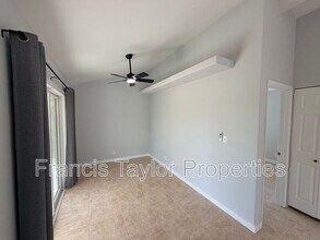 13755 Vía Encantado in Valley Center, CA - Building Photo - Building Photo