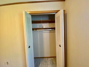 1966 Burton St SE in Grand Rapids, MI - Foto de edificio - Building Photo