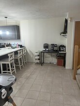 411 Captain Eames Cir in Ashland, MA - Foto de edificio - Building Photo