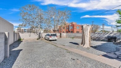 205 Harvard Dr SE in Albuquerque, NM - Building Photo - Building Photo