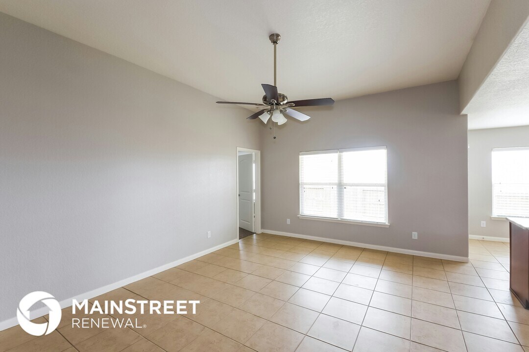 4614 Media Meadow in San Antonio, TX - Building Photo