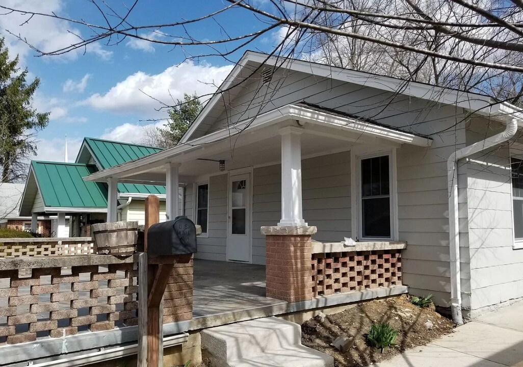 1209 S Lincoln St in Bloomington, IN - Building Photo