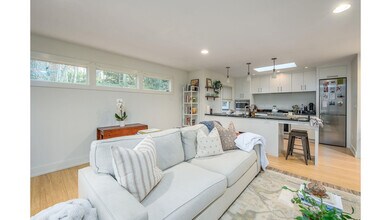 1923 Meadowbrook Rd, Unit B in Charlottesville, VA - Building Photo - Building Photo