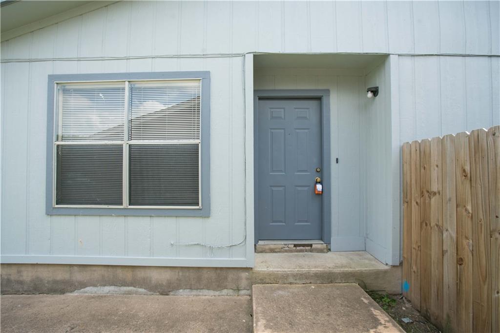 1100 Ridgemont St in Round Rock, TX - Building Photo