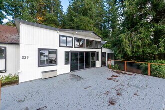 228 Lakeview Dr in Silverlake, WA - Building Photo - Building Photo