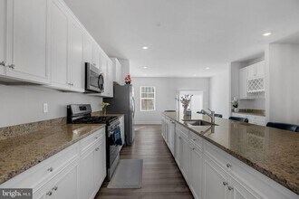 4165 Brodie Pl in Waldorf, MD - Foto de edificio - Building Photo