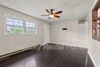 123 Rock Creek Dr in Frankfort, KY - Building Photo - Building Photo