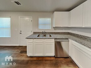 1826 Carrington Dr in Griffin, GA - Foto de edificio - Building Photo