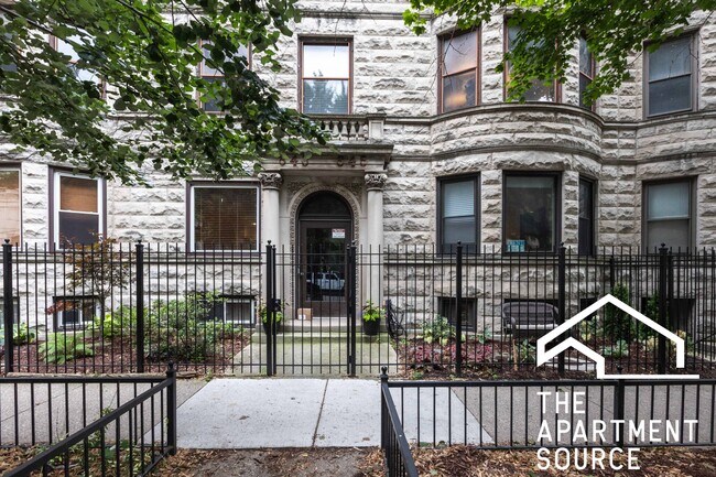 845 W Grace St in Chicago, IL - Building Photo - Building Photo