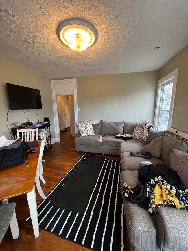 59 Cedar St, Unit 2 in Somerville, MA - Building Photo - Building Photo