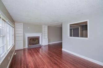 5908 E 95th Terrace in Kansas City, MO - Building Photo - Building Photo