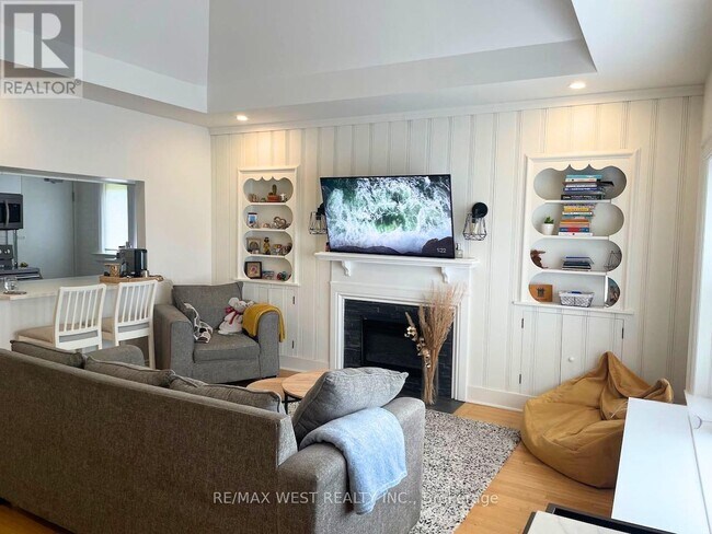 property at 258 S Kingsway