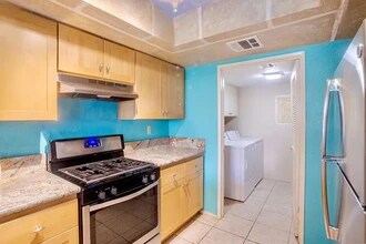 35200 Cathedral Canyon Dr, Unit Y191 in Cathedral City, CA - Building Photo - Building Photo