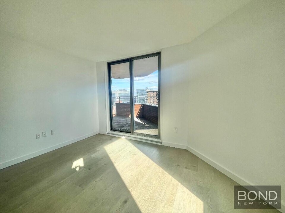 520 Second Avenue in New York, NY - Building Photo