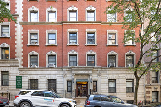 310 W 97th St in New York, NY - Building Photo - Building Photo