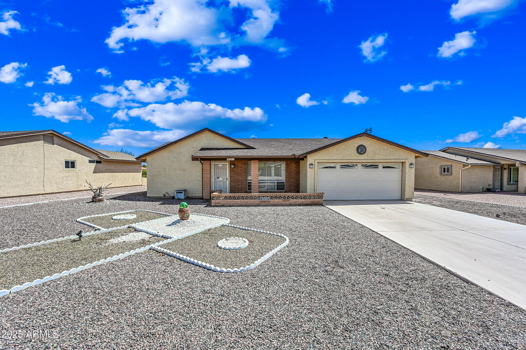 8261 E Fay Ave in Mesa, AZ - Building Photo