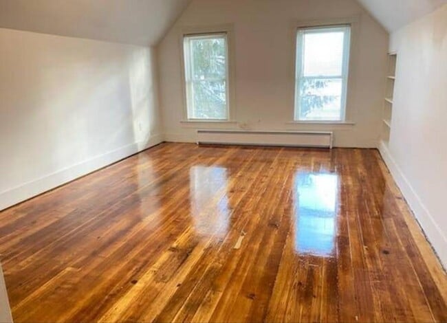 property at 80 Lincoln Pl