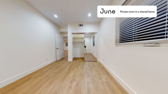 property at 5637 Riverton Ave
