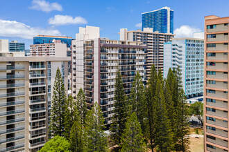 Kapiolani Towers in Honolulu, HI - Building Photo - Building Photo