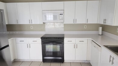 10628 SW 118th Pl in Miami, FL - Building Photo - Building Photo