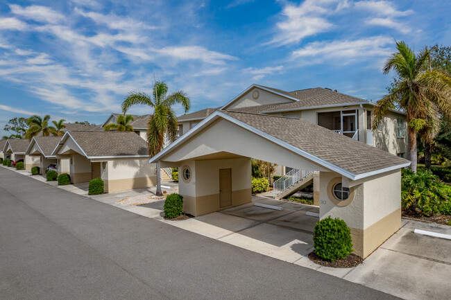 Auburn Lakes Condominiums in Venice, FL - Building Photo - Building Photo