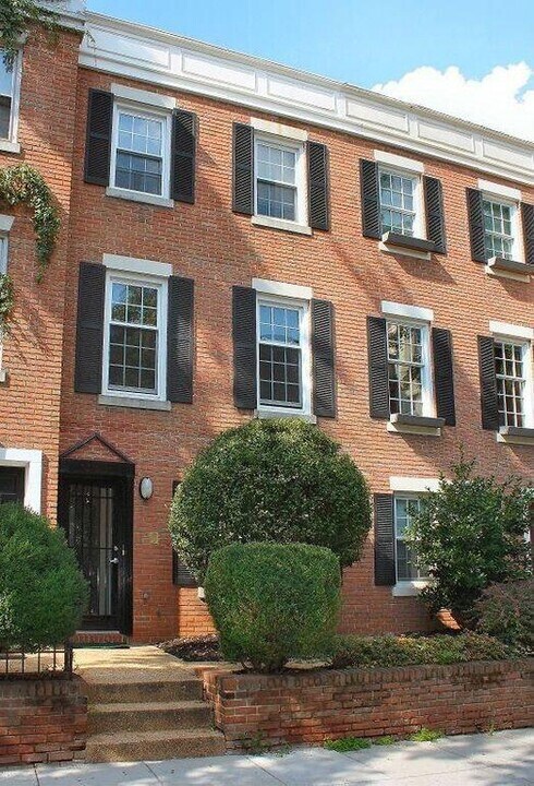 1729 Corcoran St NW, Unit #A in Washington, DC - Foto de edificio