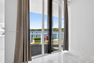 400 Sunny Isles Blvd in Sunny Isles Beach, FL - Building Photo - Building Photo