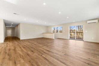 29 E Main St in Canaan, CT - Building Photo - Building Photo