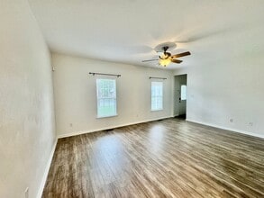 468 Raleigh Ave in Hampton, VA - Building Photo - Building Photo