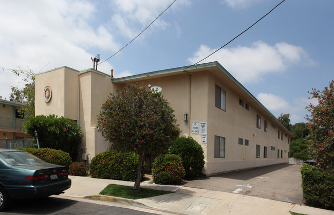 Rancho La Mesa in La Mesa, CA - Foto de edificio - Building Photo