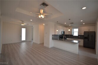 8581 Agate St in Port Charlotte, FL - Foto de edificio - Building Photo