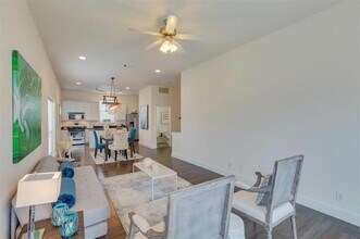 1603 Jensen Ct in Dallas, TX - Building Photo - Building Photo