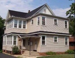 328 W St Charles Rd in Lombard, IL - Building Photo