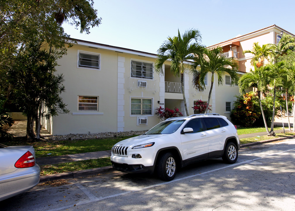 232 Majorca Ave in Coral Gables, FL - Foto de edificio