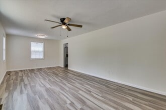 655 Seymour Dr in North Augusta, SC - Building Photo - Building Photo