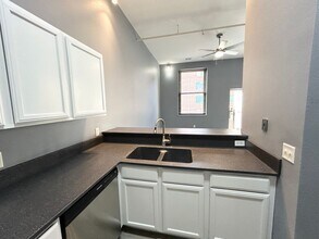 2120 Drake Court Walk in Omaha, NE - Building Photo - Building Photo