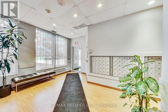 15-1115 Maplewood Ave in Toronto, ON - Building Photo - Building Photo