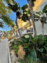 Berendo Apartments in Los Angeles, CA - Foto de edificio - Building Photo