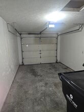 1907 E Balsam Ct in Anderson, IN - Building Photo - Building Photo