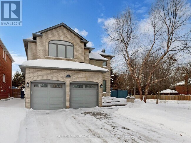 2 Gleave Ct in Aurora, ON - Building Photo - Building Photo