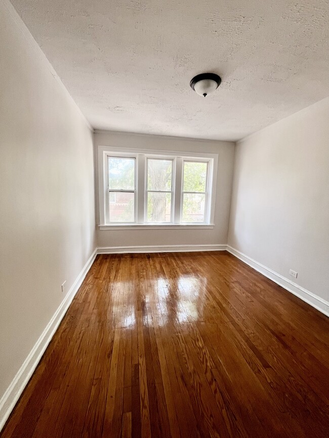 1146 N Lawndale Ave in Chicago, IL - Building Photo - Building Photo