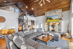 140 Mystic Ridge Dr in Mars Hill, NC - Building Photo