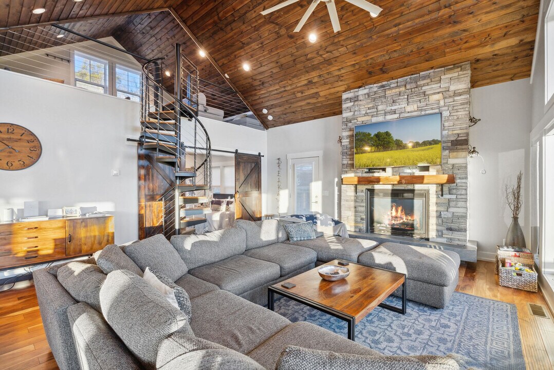 140 Mystic Ridge Dr in Mars Hill, NC - Building Photo