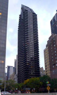 100 United Nations Plaza in New York, NY - Foto de edificio - Building Photo