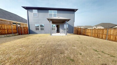 2102 Dunbar Dr in Sherman, TX - Foto de edificio - Building Photo