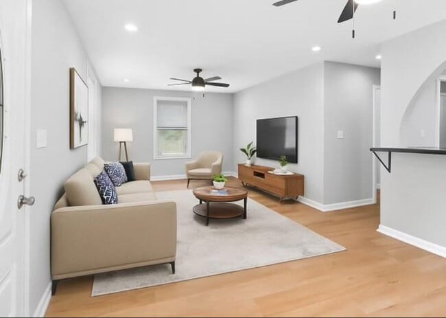 2243 Spruce Ave in Kansas City, MO - Foto de edificio - Building Photo